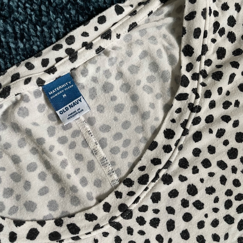 Old Navy // Dalmatian print Sunday Sleep maternity pajamas, size M